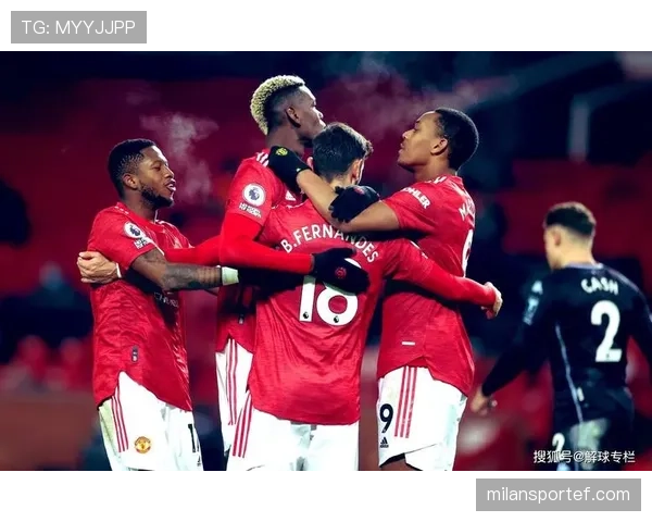 曼联成绩改善与问题积累并存，当前阶段表现稳定性面临考验