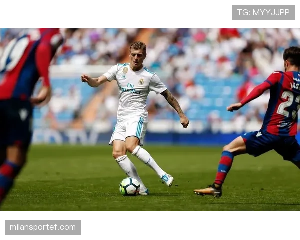 维拉蒂与克罗斯在控球体系下出现组织重心偏移