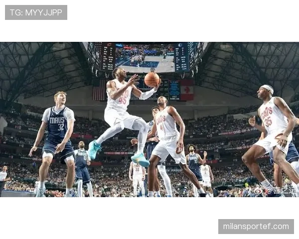 米切尔利用突破拉开差距，效率领先同位置后卫