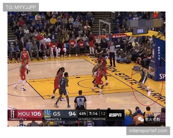 全面解析篮球比赛中球碰裁判规则是否算作出界违例